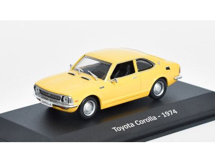 Toyota Corolla 1974 1:43 - Hachette časopis s modelem  Toyota Corolla 1974 - kovový model