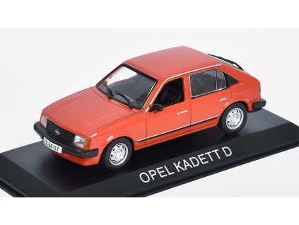 Opel Kadett D 1:43 Legendární Automobily minulé éry časopis s modelem #132  Opel Kadett D - kovový model auta