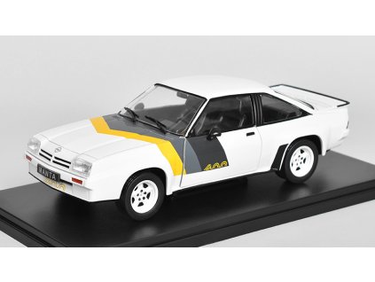 Opel Manta B 400 1:24 - WhiteBox  Opel Manta - kovový model