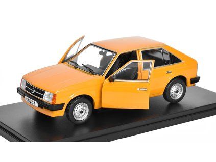 Opel Kadett D 1:24 - WhiteBox  Opel Kadett D - kovový model auta