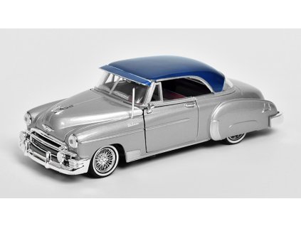 Chevrolet Bel Air 1950 1:24 - MOTORMAX  Chevy Bel Air 1950 - kovový model auta