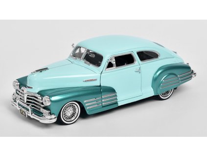 Chevrolet Aero sedan Fleetline 1948 1:24 - MOTORMAX  Chevy Aerosedan Fleetline 1948 - kovový model auta