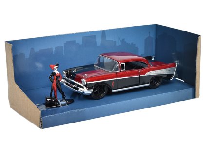 Chevrolet Bel Air 1957 s figurkou Harley Quinn 1:32 - Jada Toys  Chevrolet Bel Air 1957 s kovovou figurkou Harley Quinn 1/32