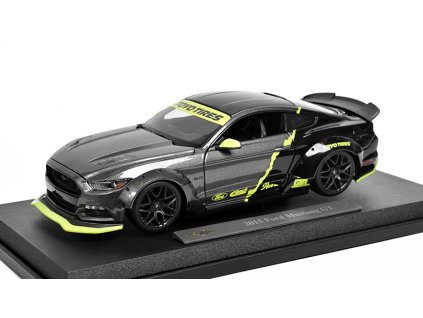 Ford Mustang GT 2015 Toyo Tires 1:18 - Maisto  Ford Mustang GT 2015 - kovový model auta