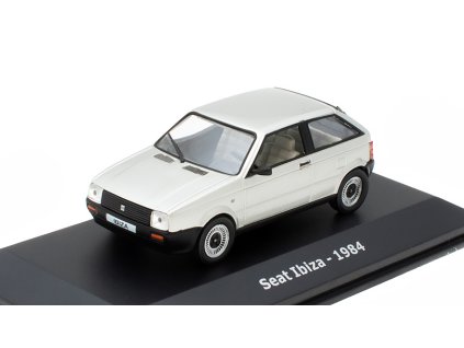 Seat Ibiza 1984 1:43 - Hachette časopis s modelem  Seat Ibiza 1984 - kovový model auta