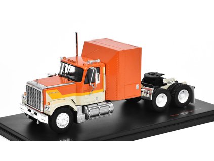 GMC General 1980 1:43 oranžová - IXO Models  GMC General 1980 - kovový model