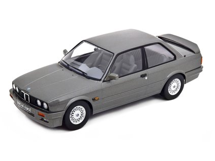 BMW 3-series 320iS E30 Italo M3 1989 1:18 - KK-Scale  BMW 3 series 320 Italo M3 (E 30) 1989 1:18 - kovový model auta