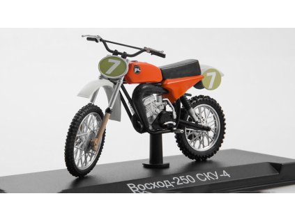 Voshod-250 SKU-4 1:24 - MODIMIO Collections Naše Motocykly časopis s modelem #22  Vosckhod 250 SKU 4 motorka - model motorky