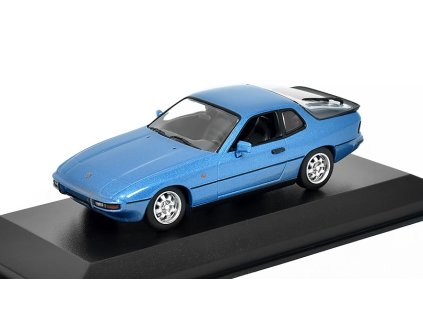 Porsche 924 1976 modrá 1:43 - MAXICHAMPS  Porsche 924 1976 - kovový model auta