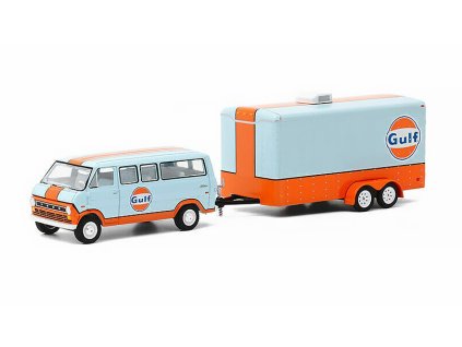 Ford Club Wagon 1972 + přívěs Gulf Oil 1:64 - GreenLight  Ford Club Minibus Wagon Gulf a přívěs - model auta