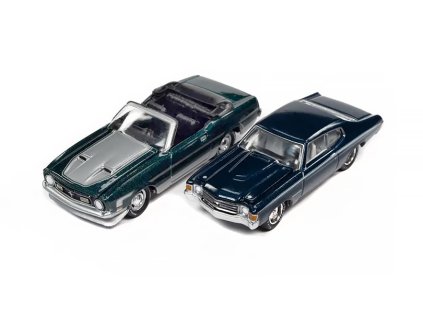 Ford Mustang Convertible 1972 + Chevy Chevelle 1972 1:64 - Johnny Lightning  Sada : Ford Mustang Convertible + Chevrolet Chevelle Heavy Chevy 1972 - sběratelský model auta