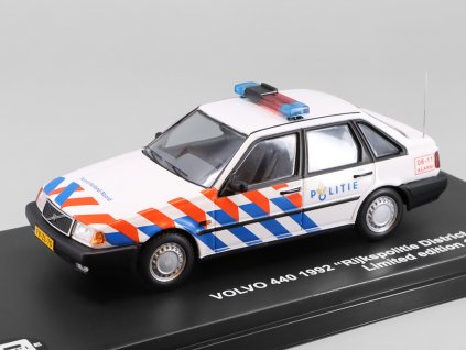 Volvo 440 Rijkspolitie District Alkmaar 1992 143 TRIPLE9 (2)