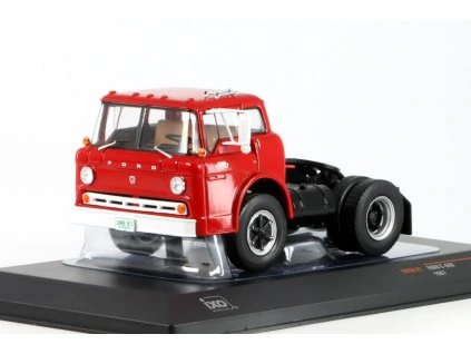 Ford C-600 1967 červená 1:43 - IXO Models  Ford C-600 - kovový model
