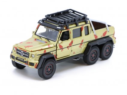 Mercedes Benz G63 AMG 6x6 with Rabbit Family 164 Era Car (1)