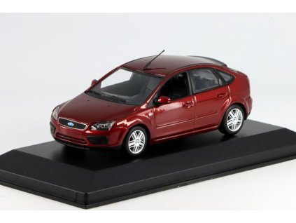 Ford Focus 2004 vínová 1:43 - MAXICHAMPS  Ford Focus - kovový model