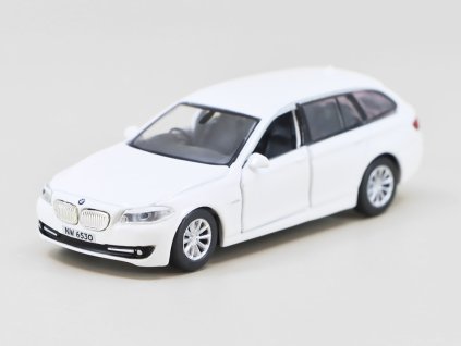 BMW 5 Series F11 bílá 164 Tiny Toys (1)