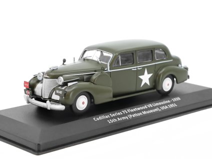 Cadillac Series 75 Fleetwood V8 Limousine 1939 15th Army USA 1951 143 časopis Vojenské automobily s modelem #2 (3)
