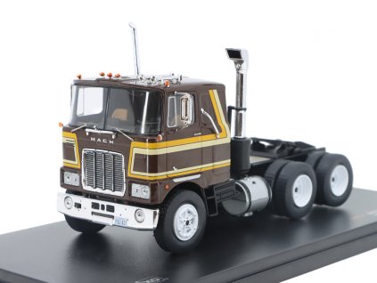 Mack Serie F 143 IXO Models (2)