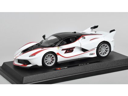 Ferrari FXX K #75 2015 1:24 - Bburago  Ferrari FXX-K No.75 2015 - kovový model auta 1/24