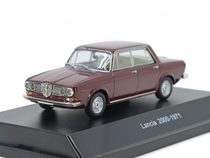 Lancia 2000 1971 Berlina 143 Starline models (2)