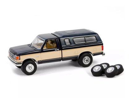Ford F 150 XLT Lariant 1991 s Camper Shell a Rezervními Pneumatikami 164 GreenLight (2)