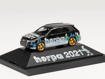 Audi Q7 Vánoční auto 2021 187 Herpa (1)