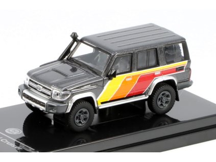 Toyota Land Cruiser LC76 TRD Livery 2014 LHD 1:64 - PARAGON Models  Toyota Land Cruiser 2014 - kovový model auta 1/64