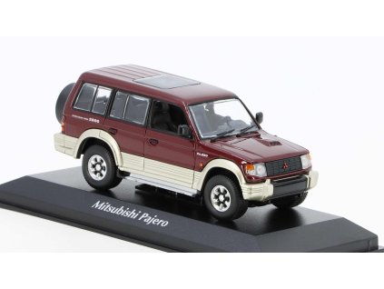 Mitsubishi Pajero LWB 1991 červená 1:43 - MAXICHAMPS  Mitsubishi Pajero - kovový model