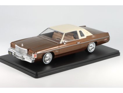 Dodge Royal Monaco coupe 1977 1:24 - WhiteBox  Dodge Royal Monaco - kovový model