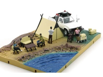 Toyota Hilux + Diorama Camp se stanem 1:64 - BM Creations  Diorama Camp Site - Sada