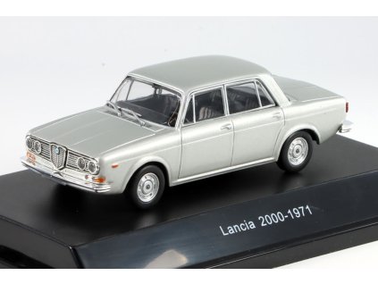 Lancia 2000 1971 stříbrná 1:43 - Starline models  Lancia 2000 - kovový model