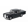 Mercedes-Benz W 110 1:43 Kultovní auta ČSSR - časopis s modelem  Mercedes W110 - kovový model auta