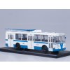 ZiU-682B 1:43 - SSM časopis s modelem  ZiU-682B - kovový model auta