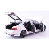 Škoda Superb 3 2015 Bílá 1:18 - Abrex  Škoda Superb 3 2015 - kovový model auta