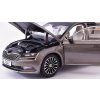 Škoda Superb 3 2015 Zlatá Metalíza 1:18 - Abrex  Škoda Superb 3 2015 - kovový model auta