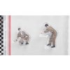 Sada figurek 2 ks 1:43 - Race Day Figures 2 mechanici - American Diorama  Sada figurek 1/43 - Race Day Figures - American Diorama