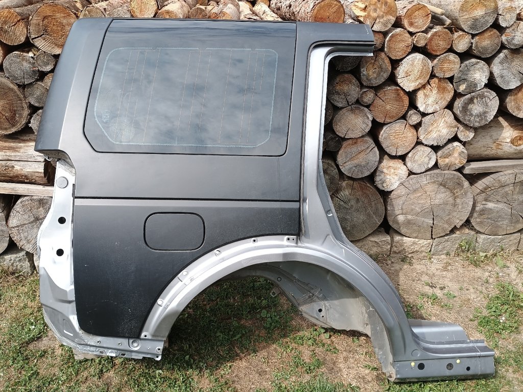 Pravý zadní bok Discovery 4