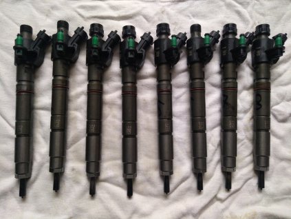 Použitý vstřikovač motoru 4,4 diesel TDV8 (2016)