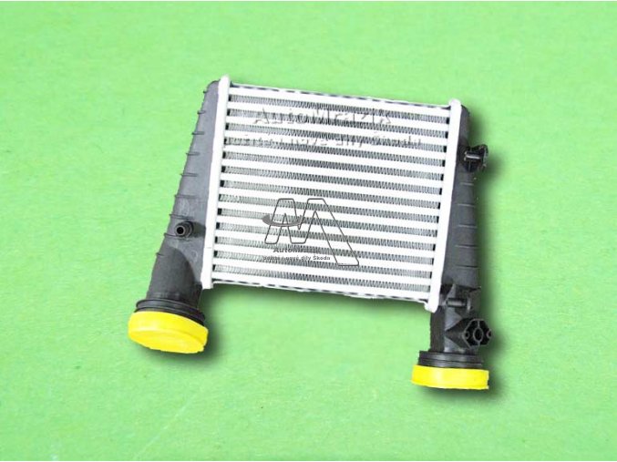 automrazik 3B0145805E Chladič nasávaného vzduchu, intercooler Superb 1,8 T