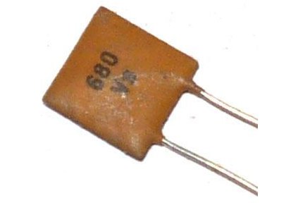 680pF/40V TK724, keramický kondenzátor