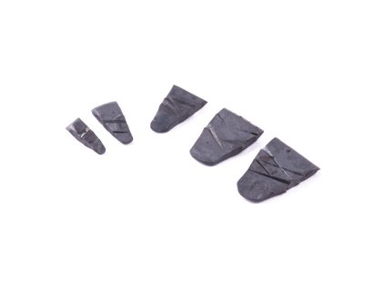 Klínek kovaný plochý V