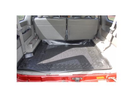 Nissan Patrol 5D 98R 3řada dole