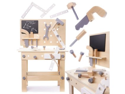 Dřevěná dílna s nářadím