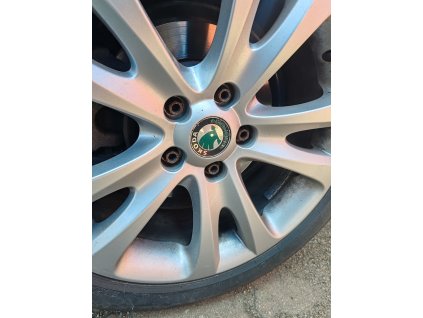 Kryty šroubů kol, 17 mm, černé, s pinzetou, 21 ks