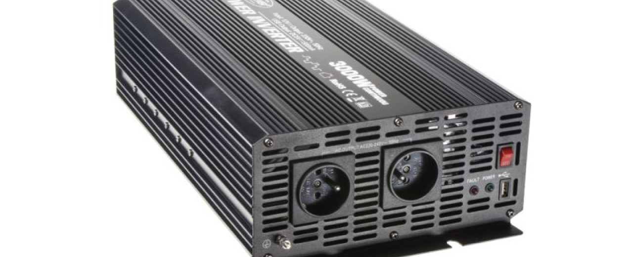 Měnič napětí do auta