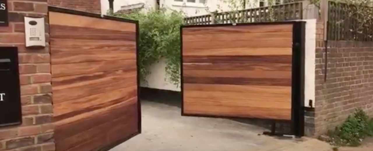 Pohony na dvoukřídlá vrata