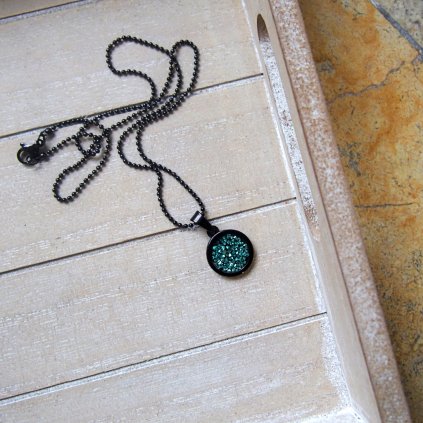 Beton Beads zelený přívěšek na řetízku