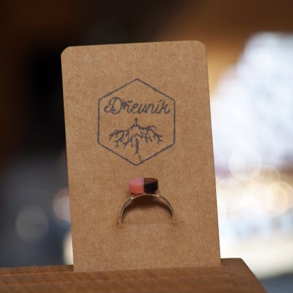 Prstýnek se dřevem Dřevník