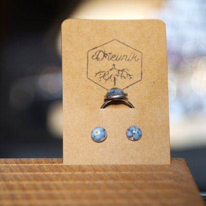 Šperky s pomněnkou Dřevník