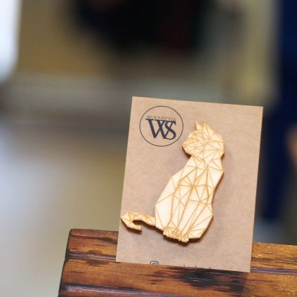 Dřevěná brož Woodstyle kočka